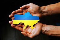 Как можно помочь Украине и украинцам из разных точек мира: список организаций