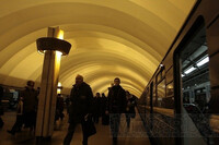 Мужчина бросился под поезд на станции метро «Ладожская»