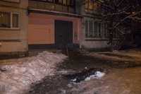 В Киеве мужчина пришел к бывшей за вещами и выпрыгнул с 15 этажа