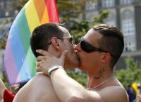 Первый гей-парад всколыхнул католическую Польшу (фото, видео). Украинские геи также приняли участие в параде в Польше